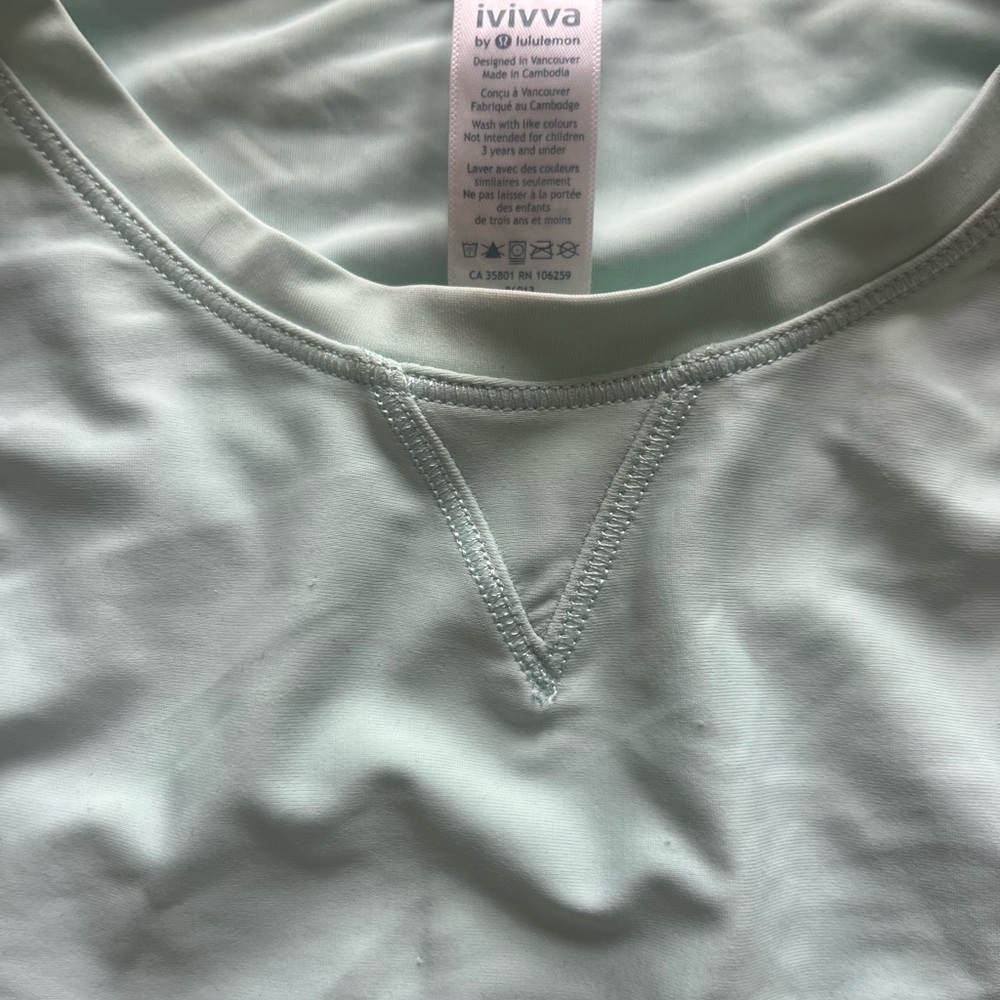 Ivivva size 12 Rash Gaurd - Picture 2 of 4